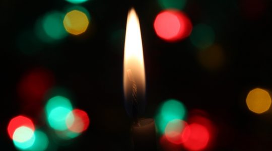 Les deseamos unas felices fiestas junto a su familia y seres queridos, y los mejores deseos para este nuevo año 2021