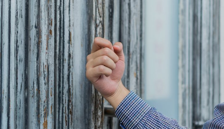 Can’t you hear me knocking