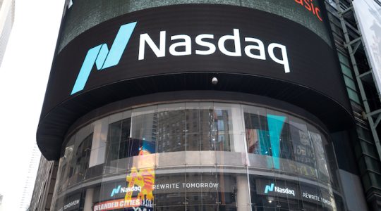 Mercados dispares luego de que el Nasdaq entrara ayer nuevamente en bear market