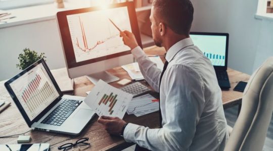 Mercados se centran en los reportes corporativos