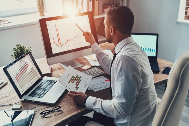 Mercados se centran en los reportes corporativos