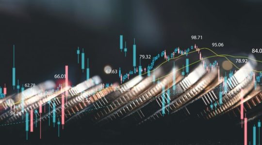 Mercados atentos a discurso de Powell