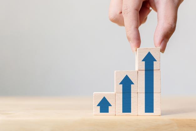 Mercados al alza a la espera del Banco Central Europeo