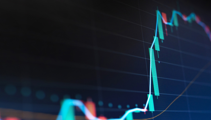 Mercados buscan rumbo mientras tasas se mantienen al alza